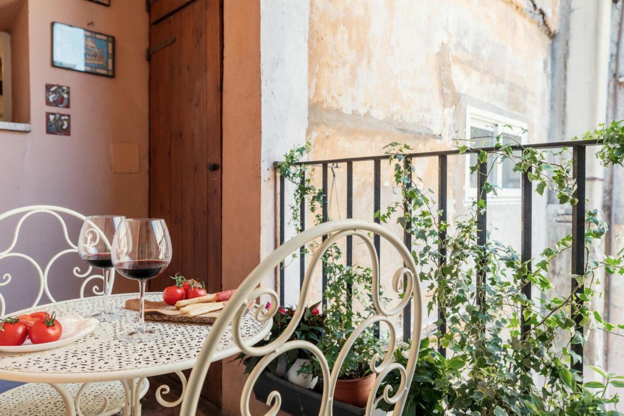 Domus Quiritum Charming, Appartamento D'Epoca A Campo De' Fiori Róma Kültér fotó